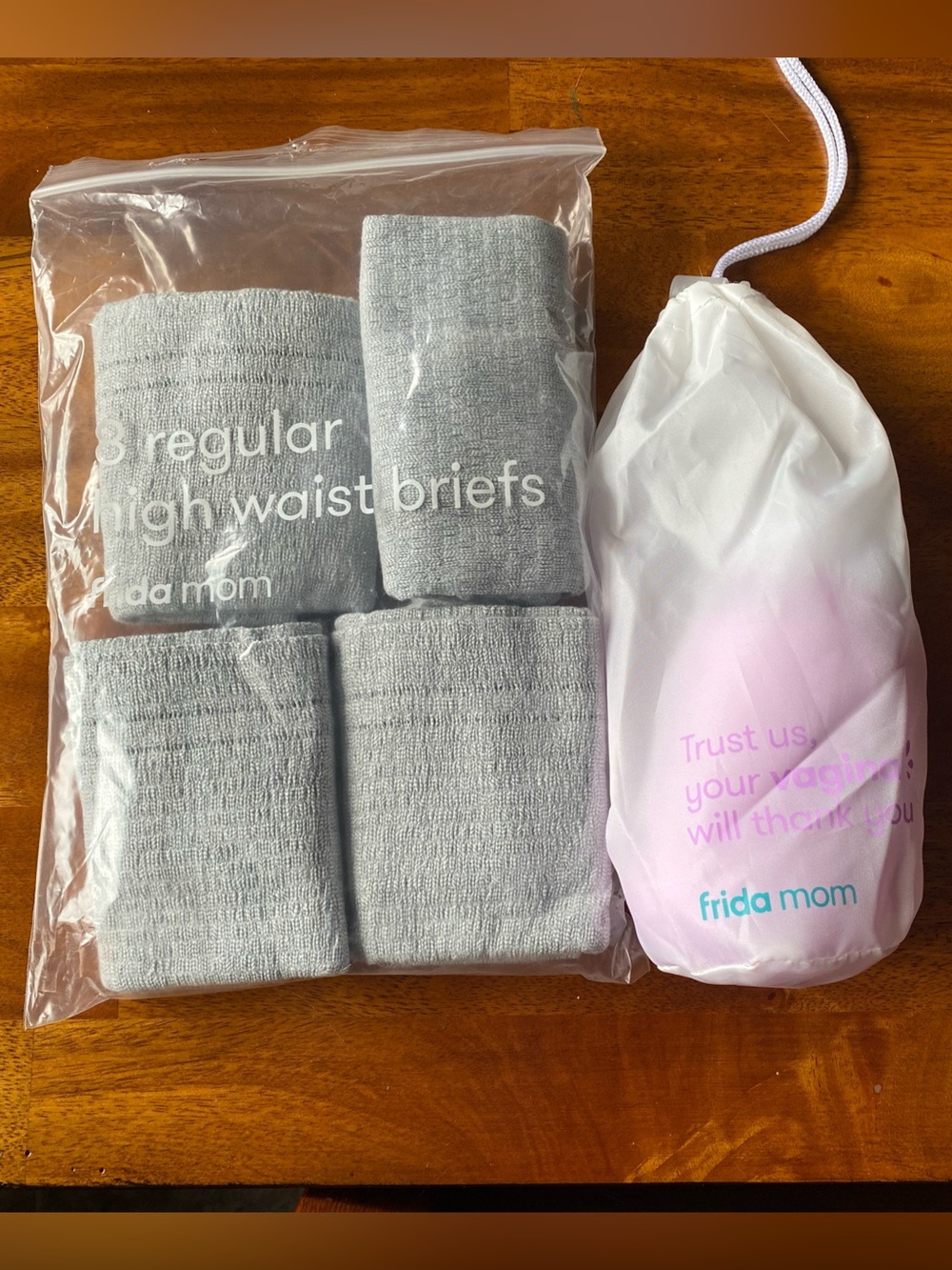 Frida mom post-partum bundle. 4 high waist briefs and perineum wash.